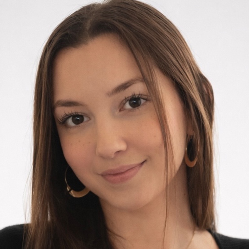 Amelya M.
